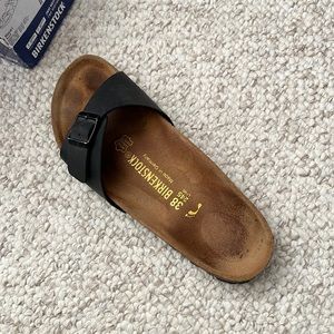 EUC Birkenstock slides